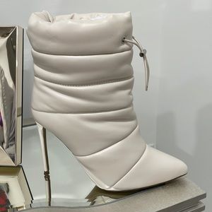 Steve Madden Cloak Bone heel. size 8 never worn